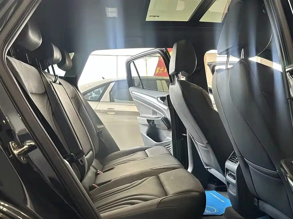 VOLKSWAGEN ID.4 CROZZ