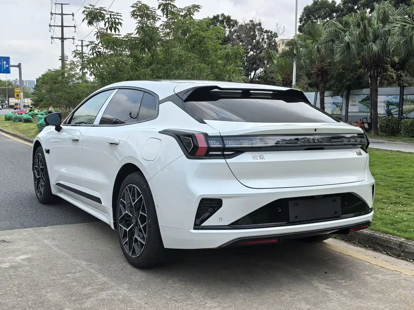 ZEEKR EXTREME KRYPTON 001