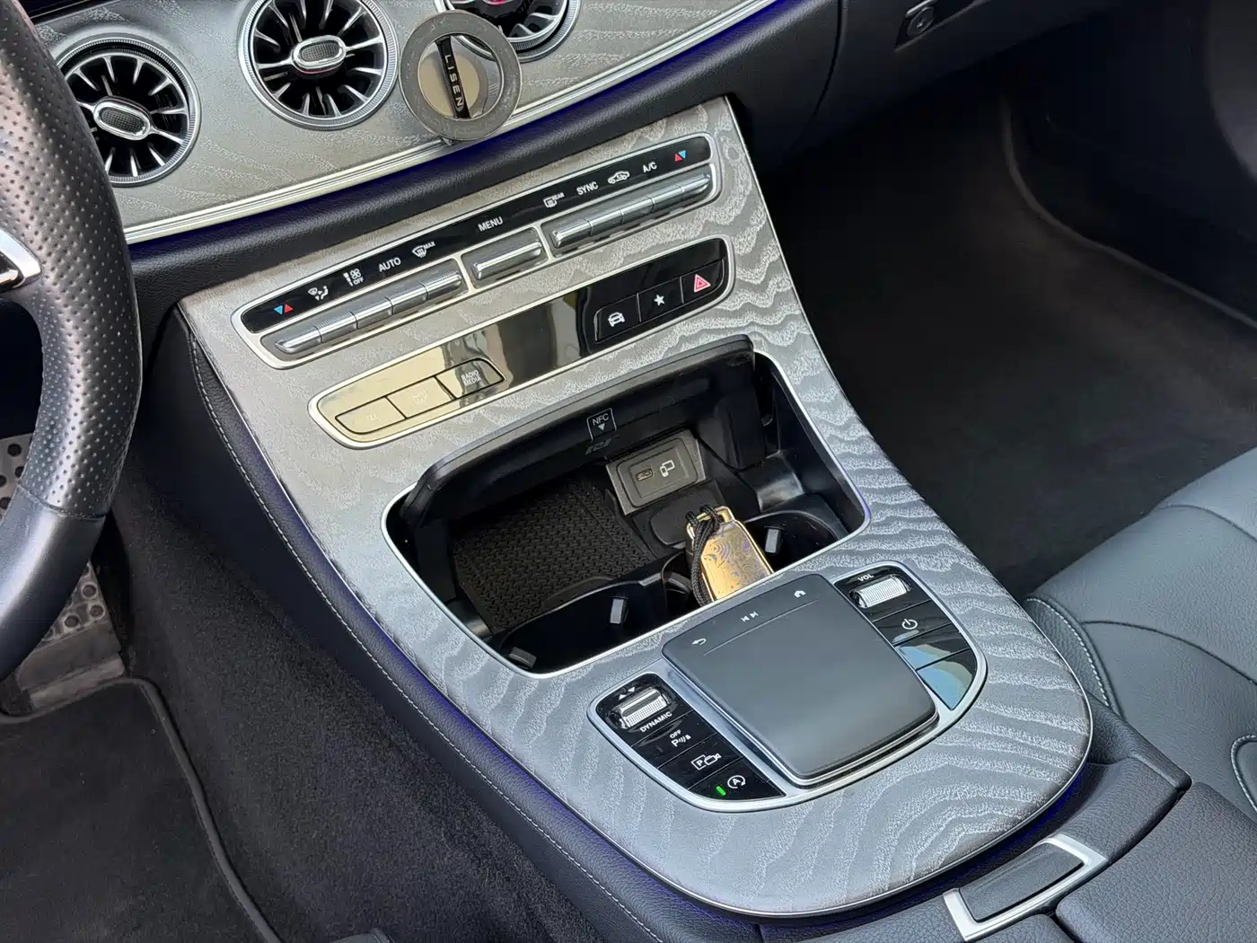 MERCEDES-BENZ CLS
