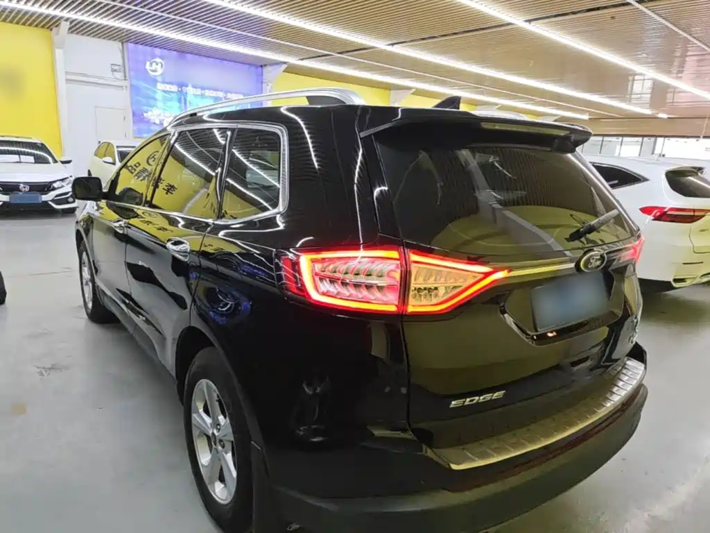 Фото 5 - Ford Edge