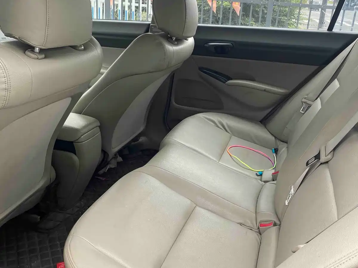 CIIMO CIIMO 2013 2012 1.8L Automatic