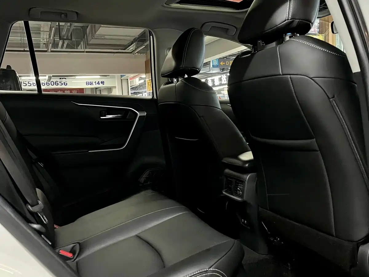 Toyota RAV4 Rongfang 2020 Hybrid 2.5L E-CVT 2WD Elite Edition фото 13