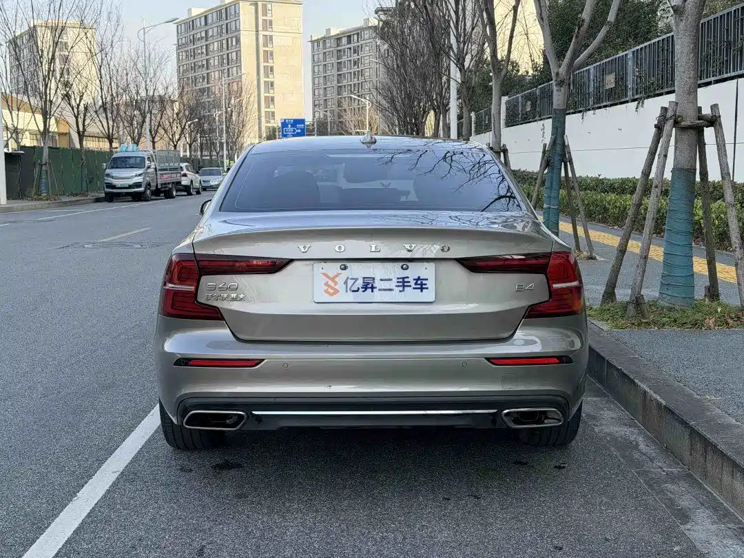 Фото 5 - Volvo S60