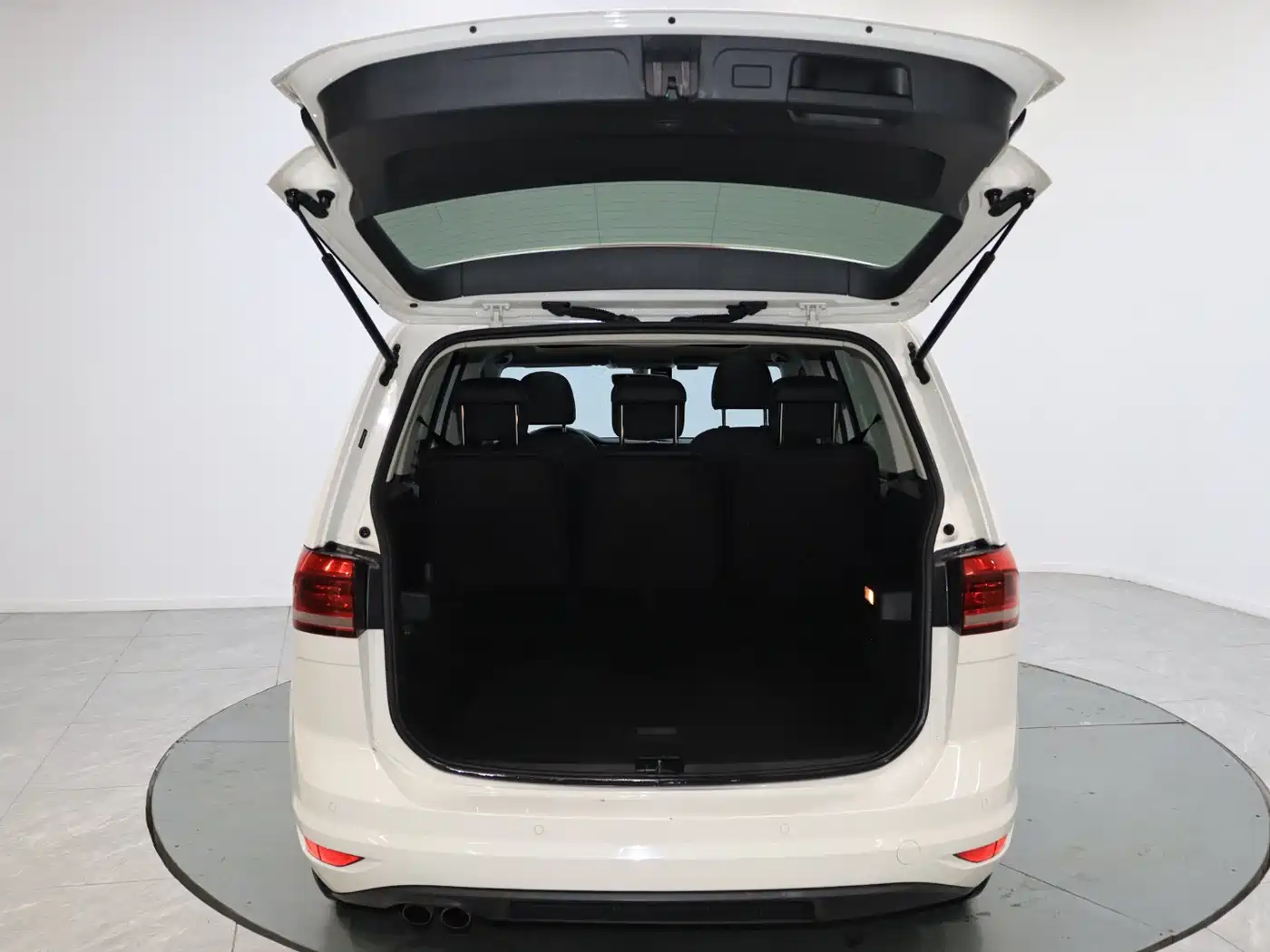 Volkswagen Touran 2016 Touran L 280TSI DSG Elegance фото 7