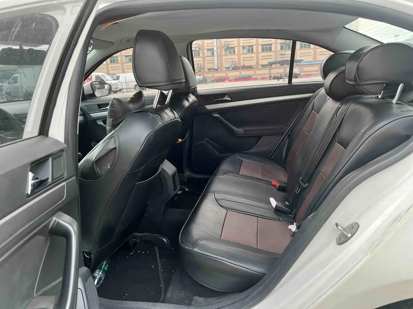 Volkswagen Lavida 2015 1.6L Automatic Trend Edition фото 8