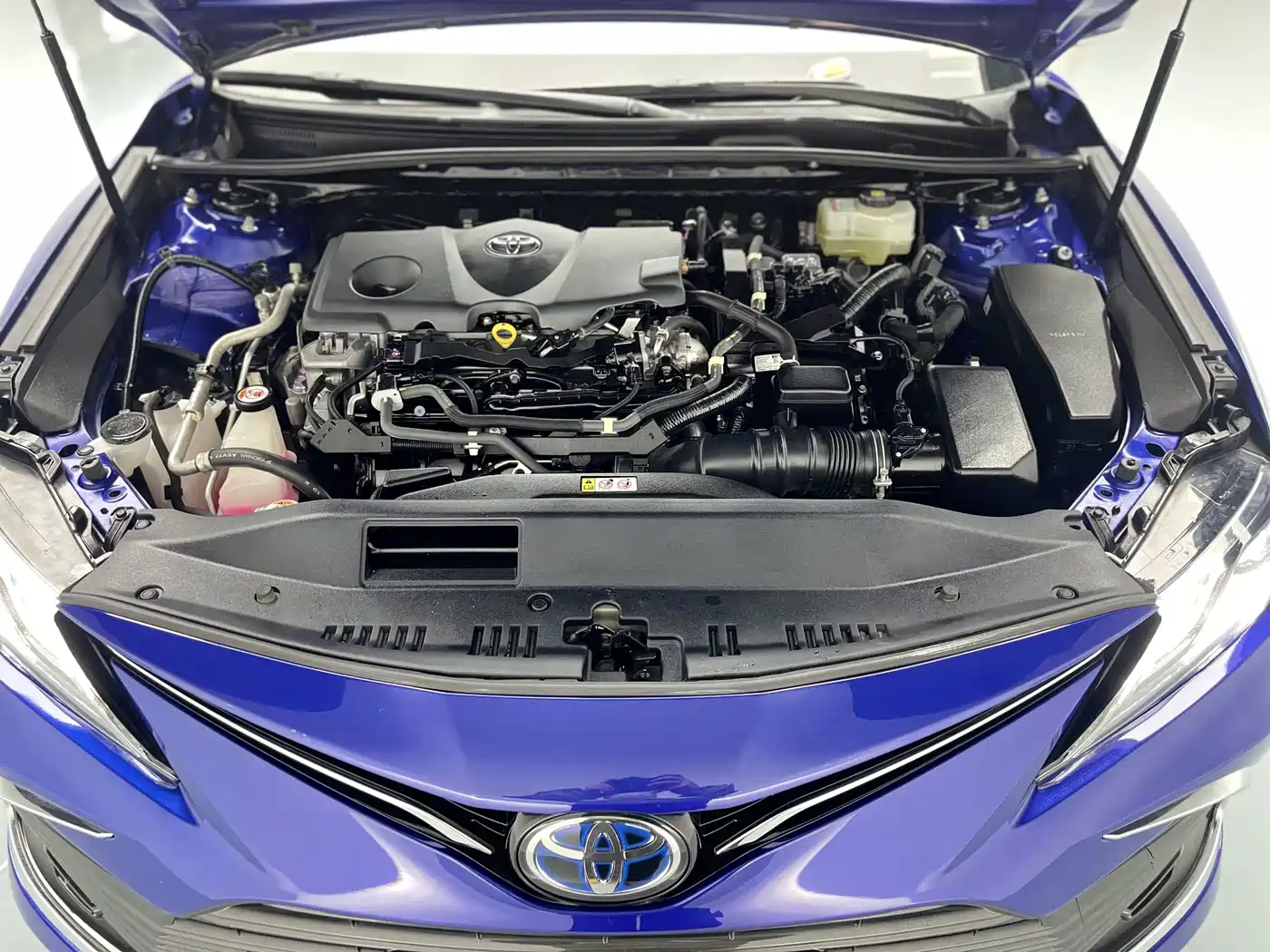 Toyota Camry 2021 Hybrid 2.5HG Luxury Edition фото 16