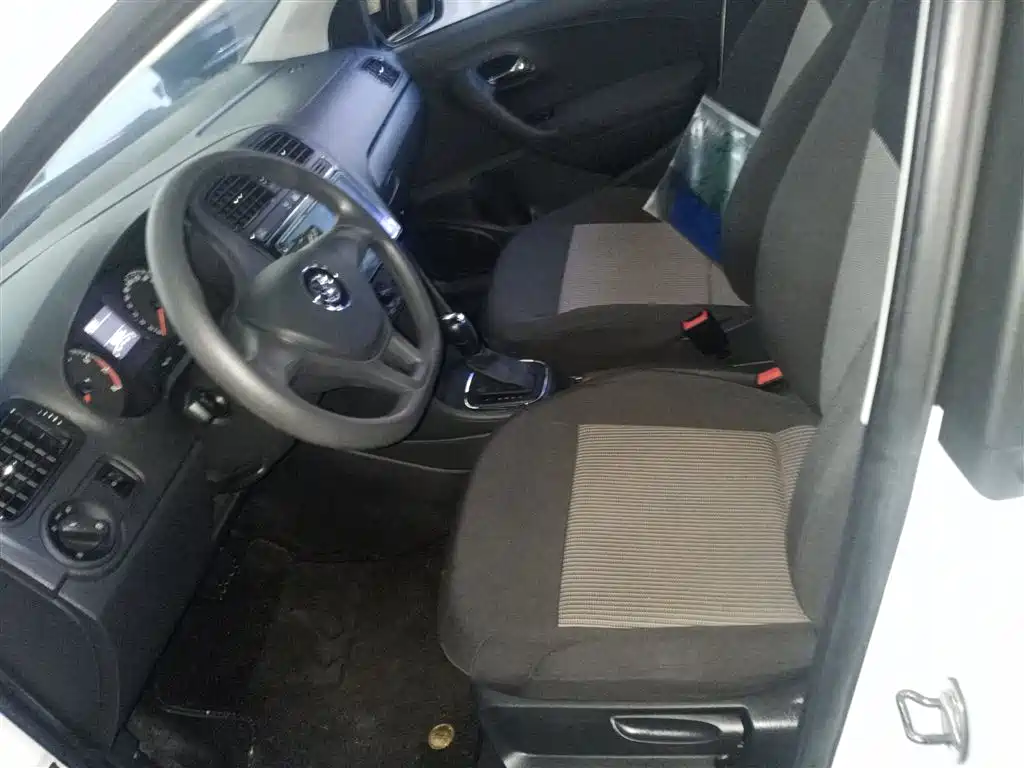 Volkswagen Polo 2018 1.5L Auto Safe Drive фото 15