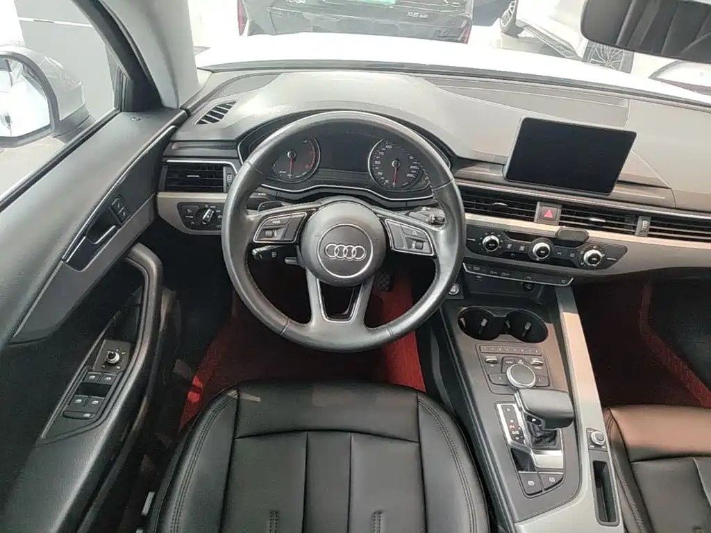 Фото 7 - Audi A4L