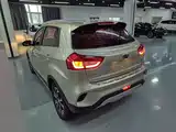 Фото 5 - Geely Vision X3
