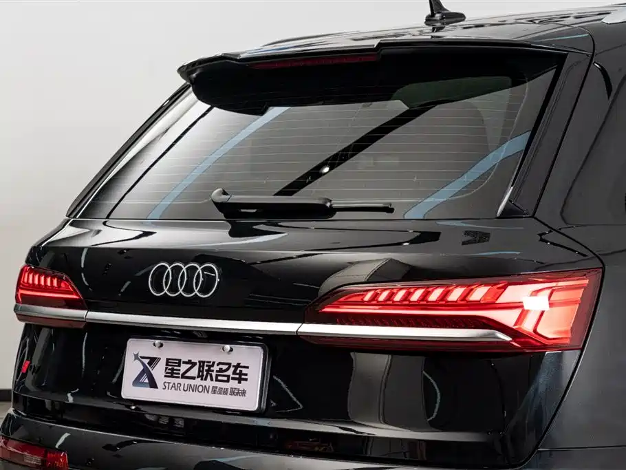 Audi Q7 2024 45 TFSI quattro S line Sport фото 8