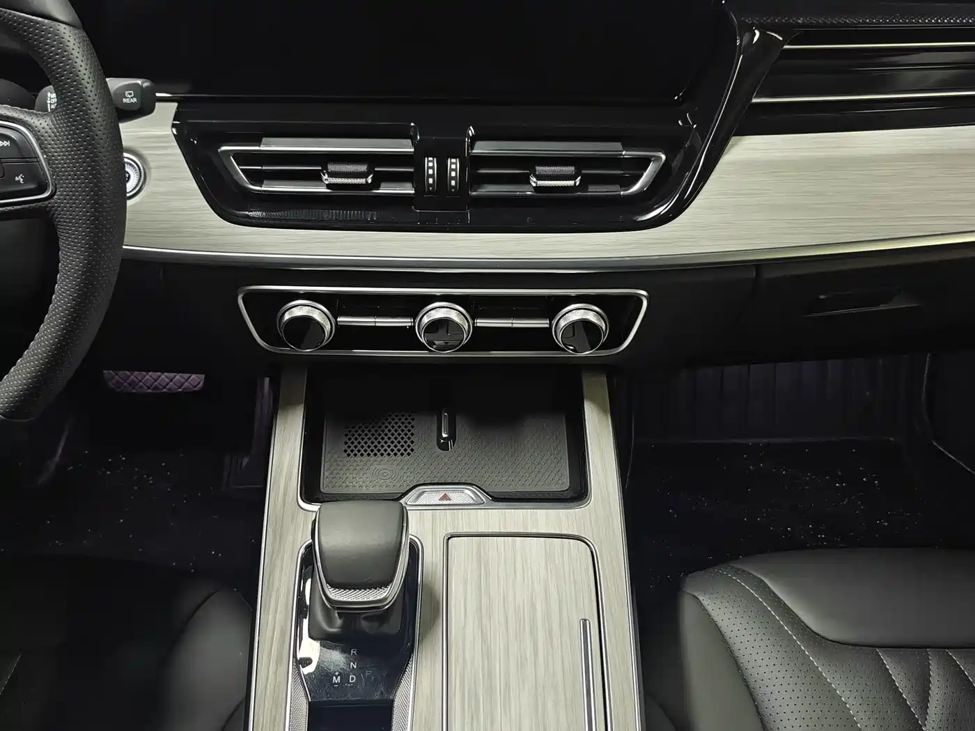 Hongqi HS5 2025 2.0T 2WD 600,000 Units Commemorative Edition фото 12