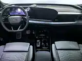 Photo 13 - Audi Q6L e-tron