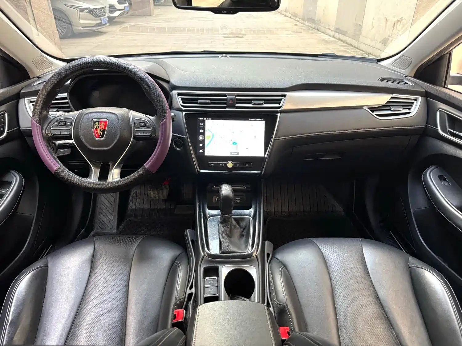 Фото 9 - Roewe i5