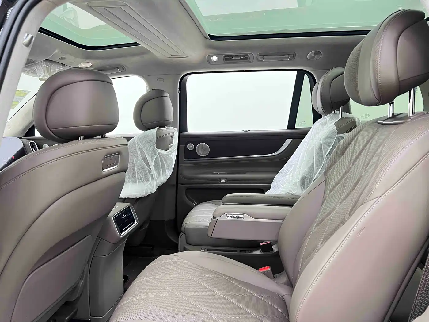 AITO Wenjie AITO M9 2025 Extended Range Ultra 52kWh 6-Seater фото 19