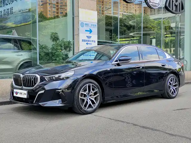 BMW i5 eDrive 35L, M Спорт-пакет