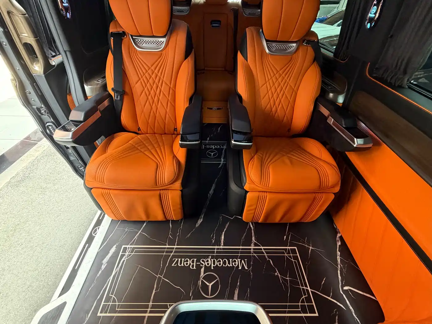 Mercedes-Benz Vito 2023 2.0T Elite 7-Seater фото 24
