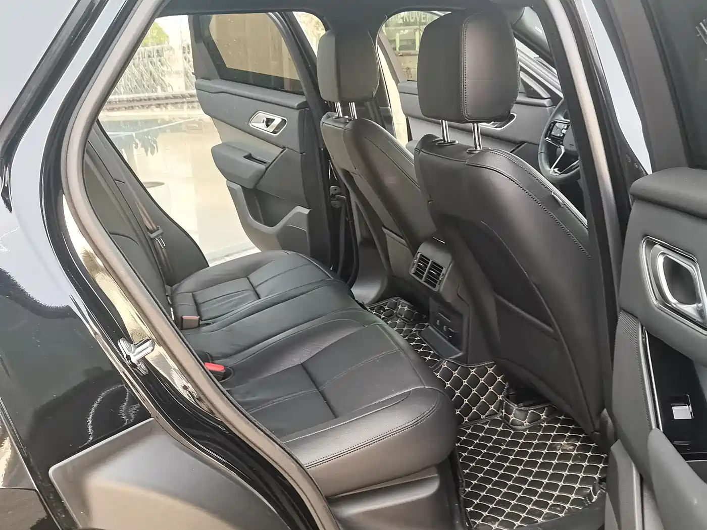 Land Rover Range Rover Velar 2025 S фото 8