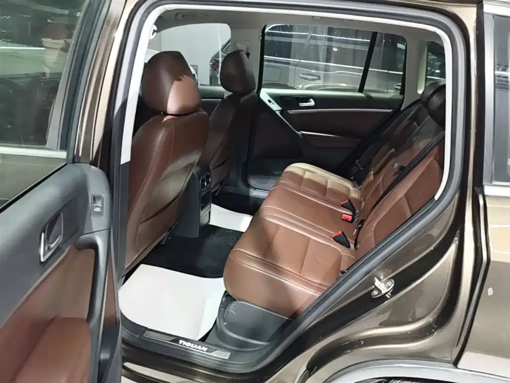 Volkswagen Tiguan 2015 1.8TSI Automatic 2WD Highline фото 17