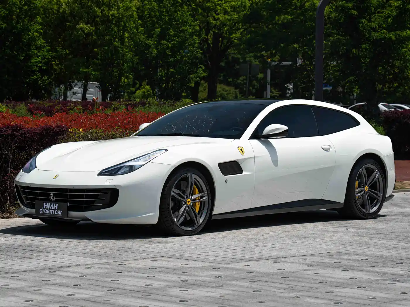 Ferrari GTC4Lusso 2017 2016 6.3L V12