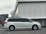 Photo 4 - Toyota Sienna
