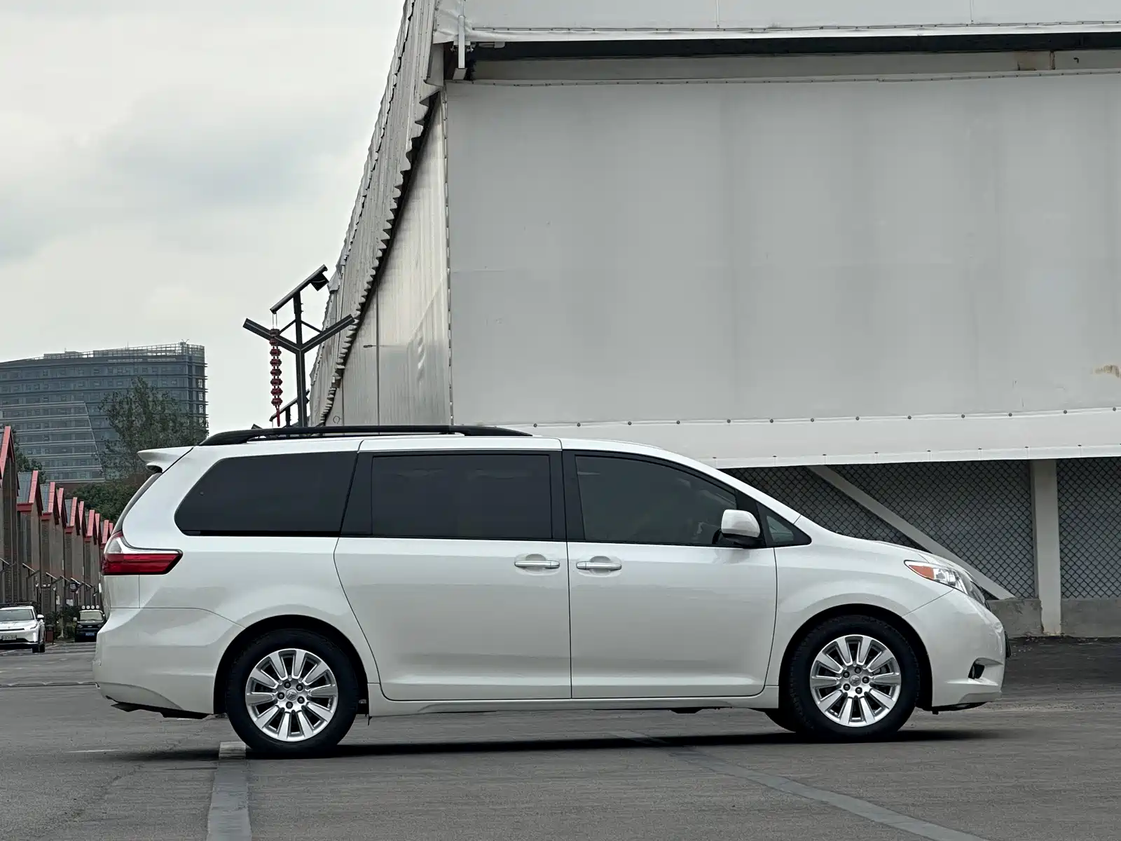 Photo 4 - Toyota Sienna