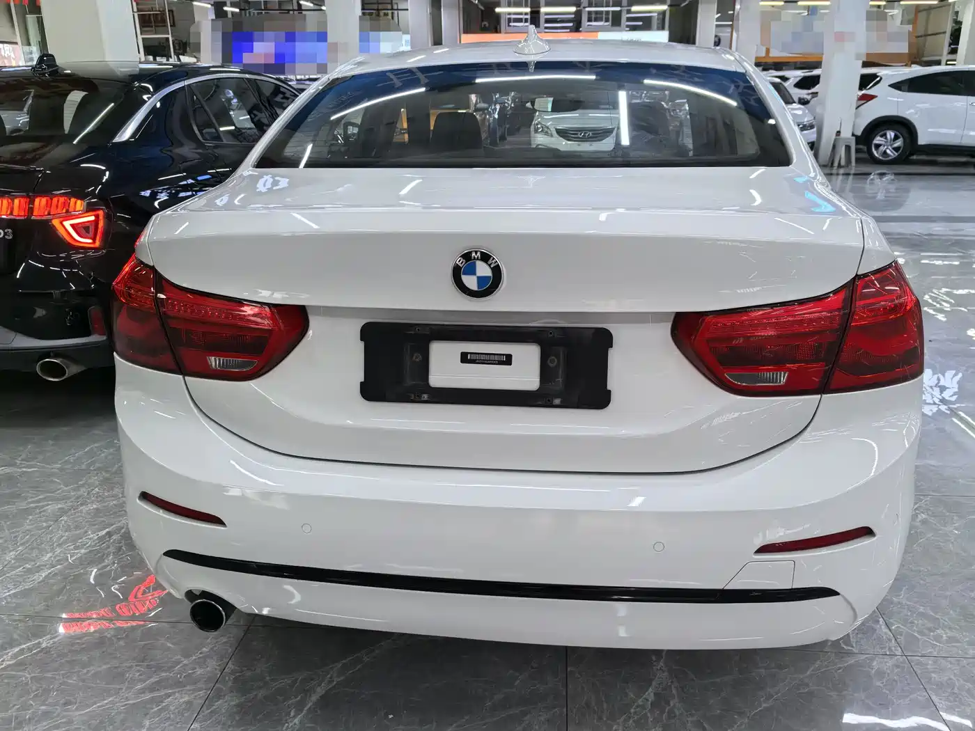 BMW 1 Series 2017 118i Sport фото 5
