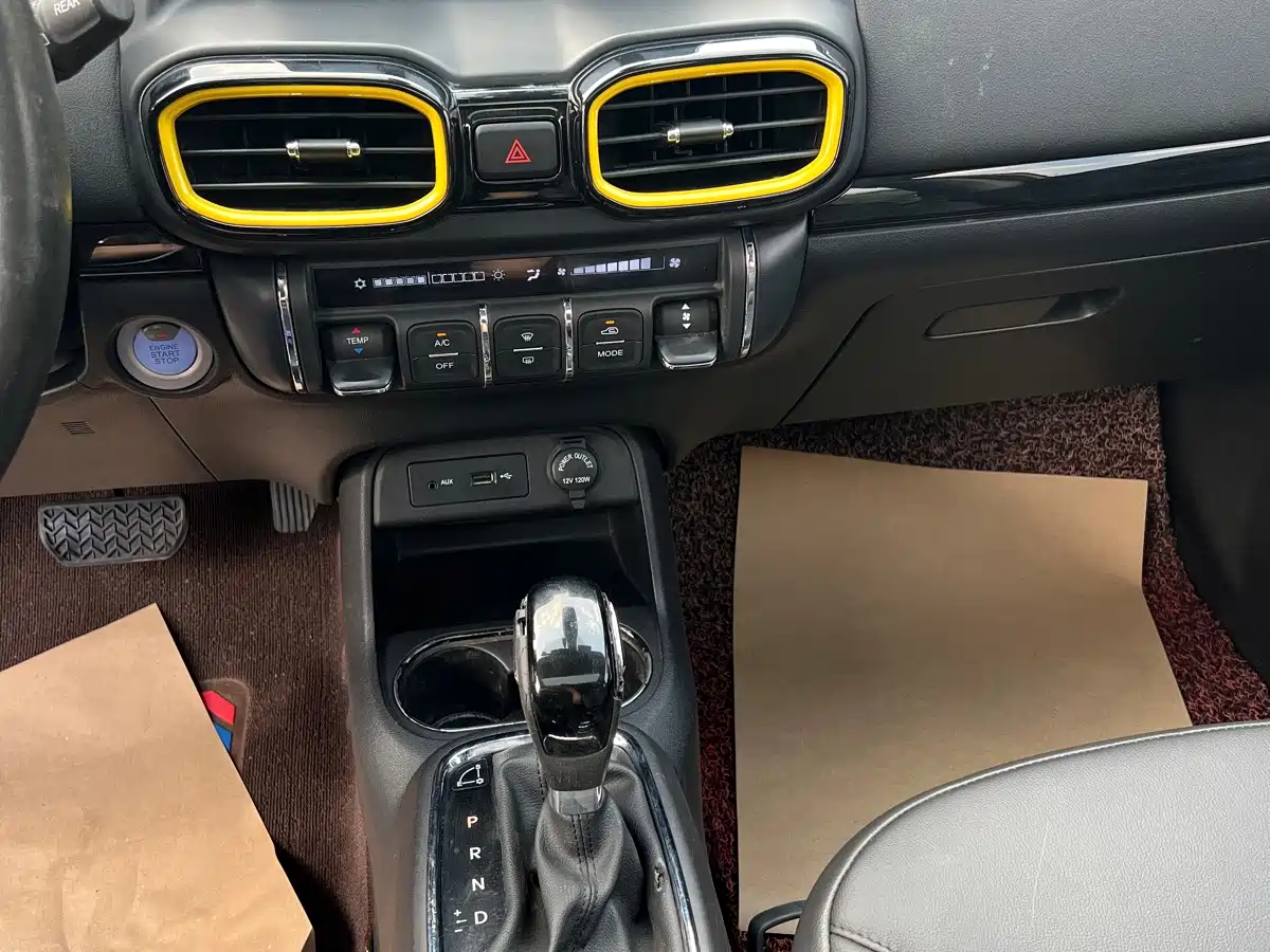Dongfeng Aeolus Dongfeng Fengshen AX4 2017 2017 1.4T DCT Trend Edition