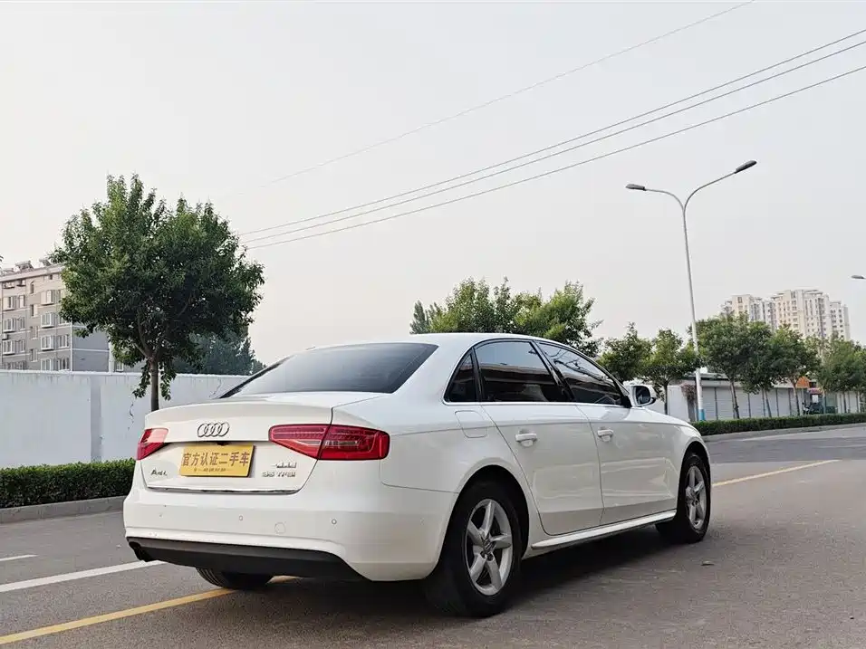 Audi A4L 2013 35 TFSI Automatic Comfort фото 4