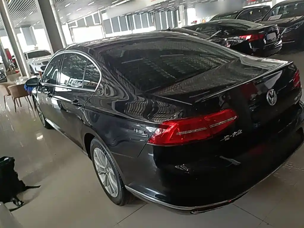 Volkswagen Magotan 2017 330TSI DSG Luxury фото 5