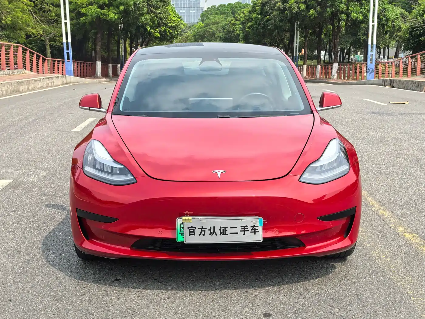 TESLA MODEL 3