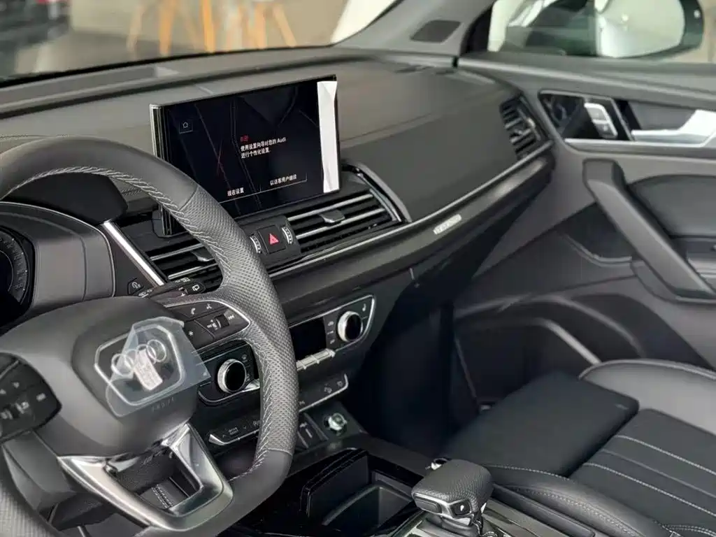 Audi Q5L 2025 Model Year Facelift 45th Anniversary Edition 45 TFSI Luxury Dynamic фото 7