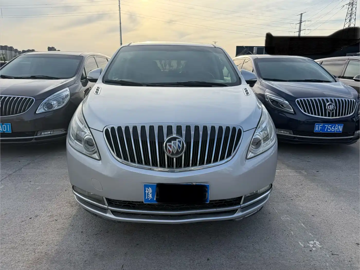 Buick GL8 2013 2.4L CT Luxury Business Comfort Edition фото 2