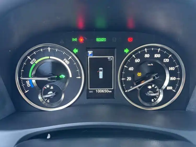 Toyota Alphard 2021 Hybrid 2.5L Luxury фото 4