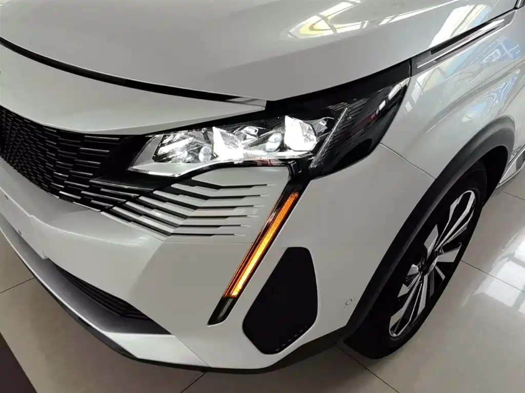 Peugeot 5008 2023 400THP Flagship Honor Edition 7-seater фото 24
