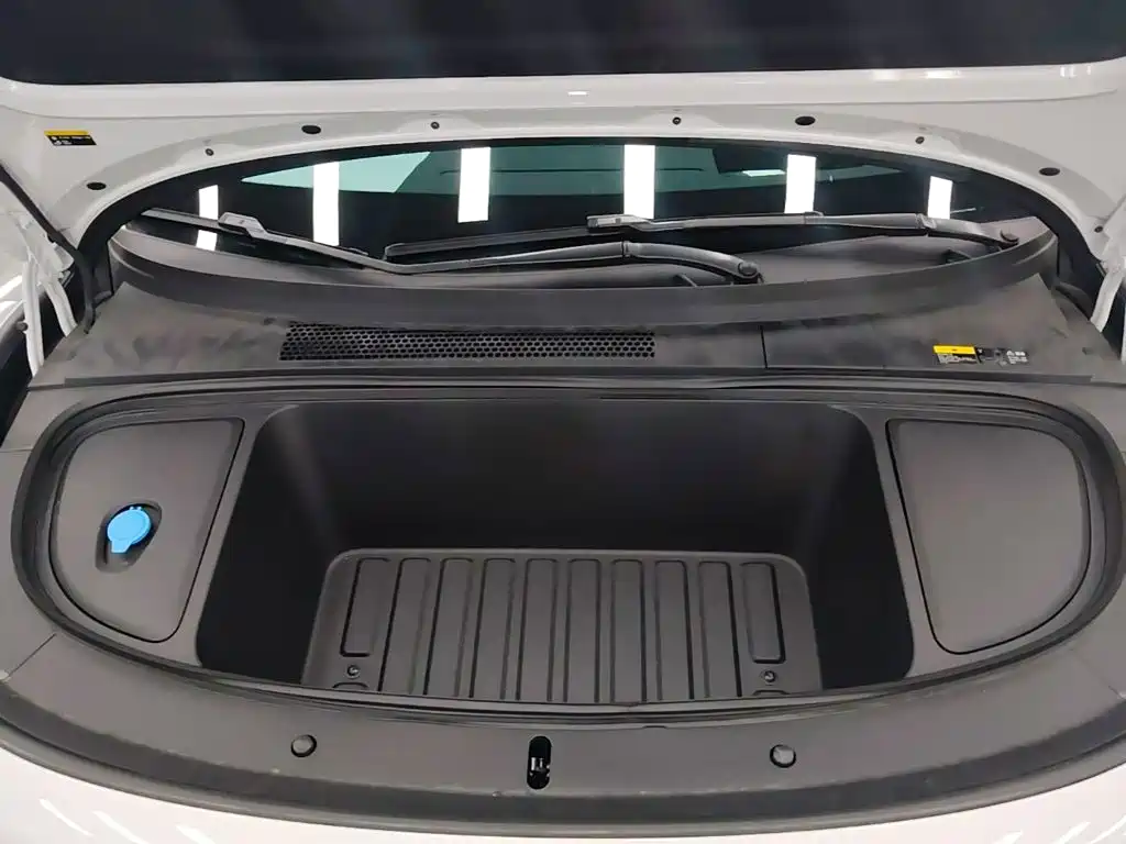 صورة 20 - Li Auto i6