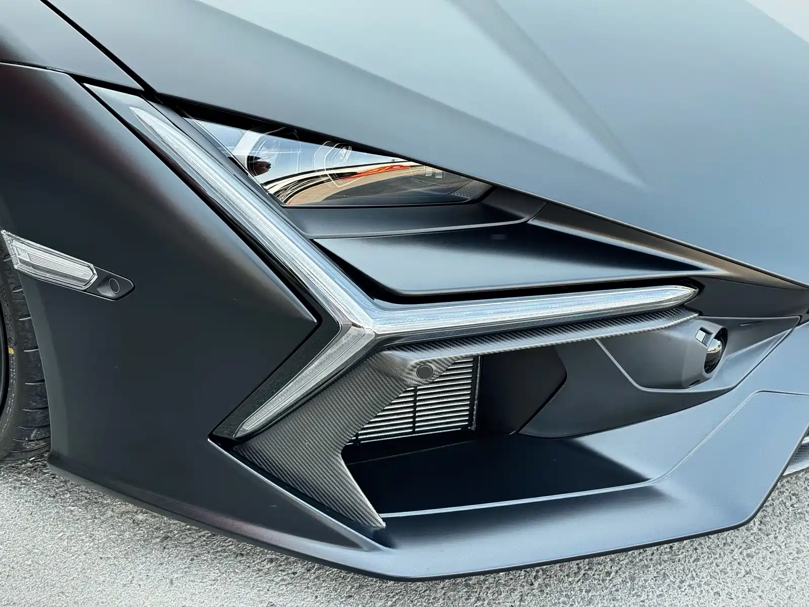 Фото 9 - Lamborghini Revuelto