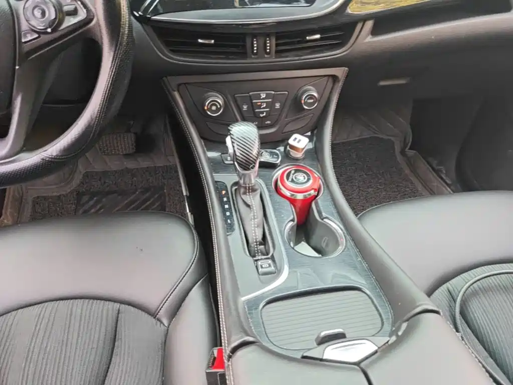Фото 14 - Buick Envision Plus