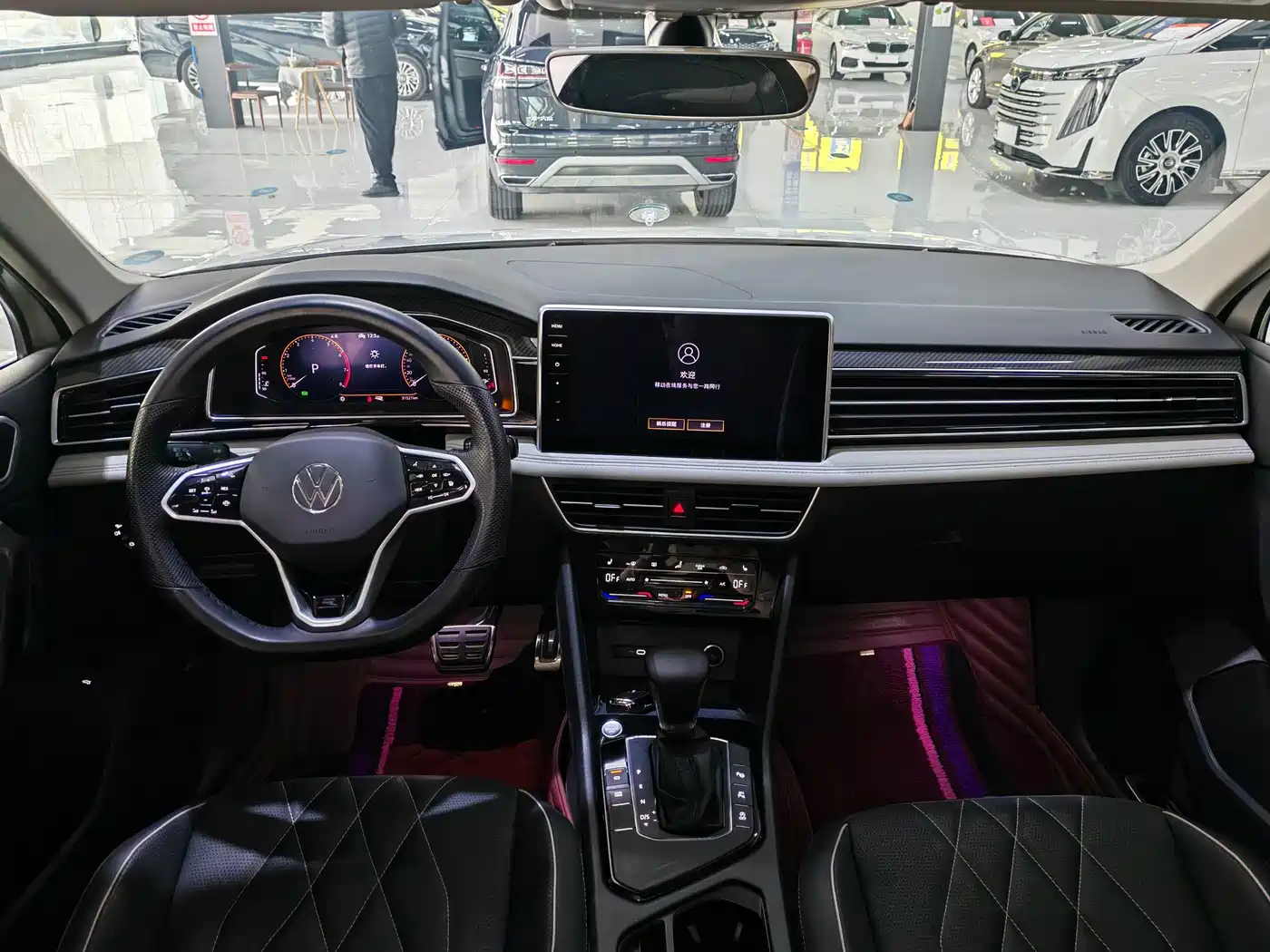Volkswagen Tiguan L 2022 330TSI Auto 2WD R-Line Premium Edition фото 7