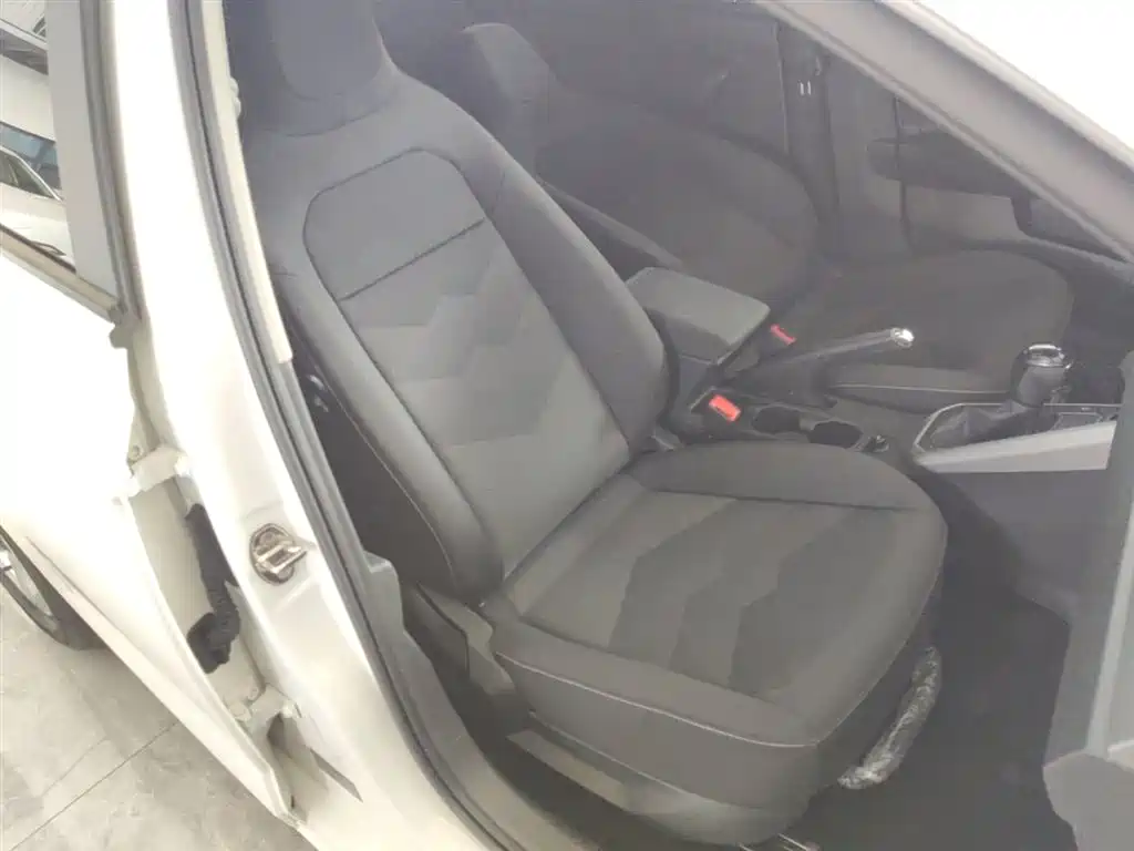 Volkswagen Polo 2021 Plus 1.5L Automatic Panorama Enjoyment Edition фото 25