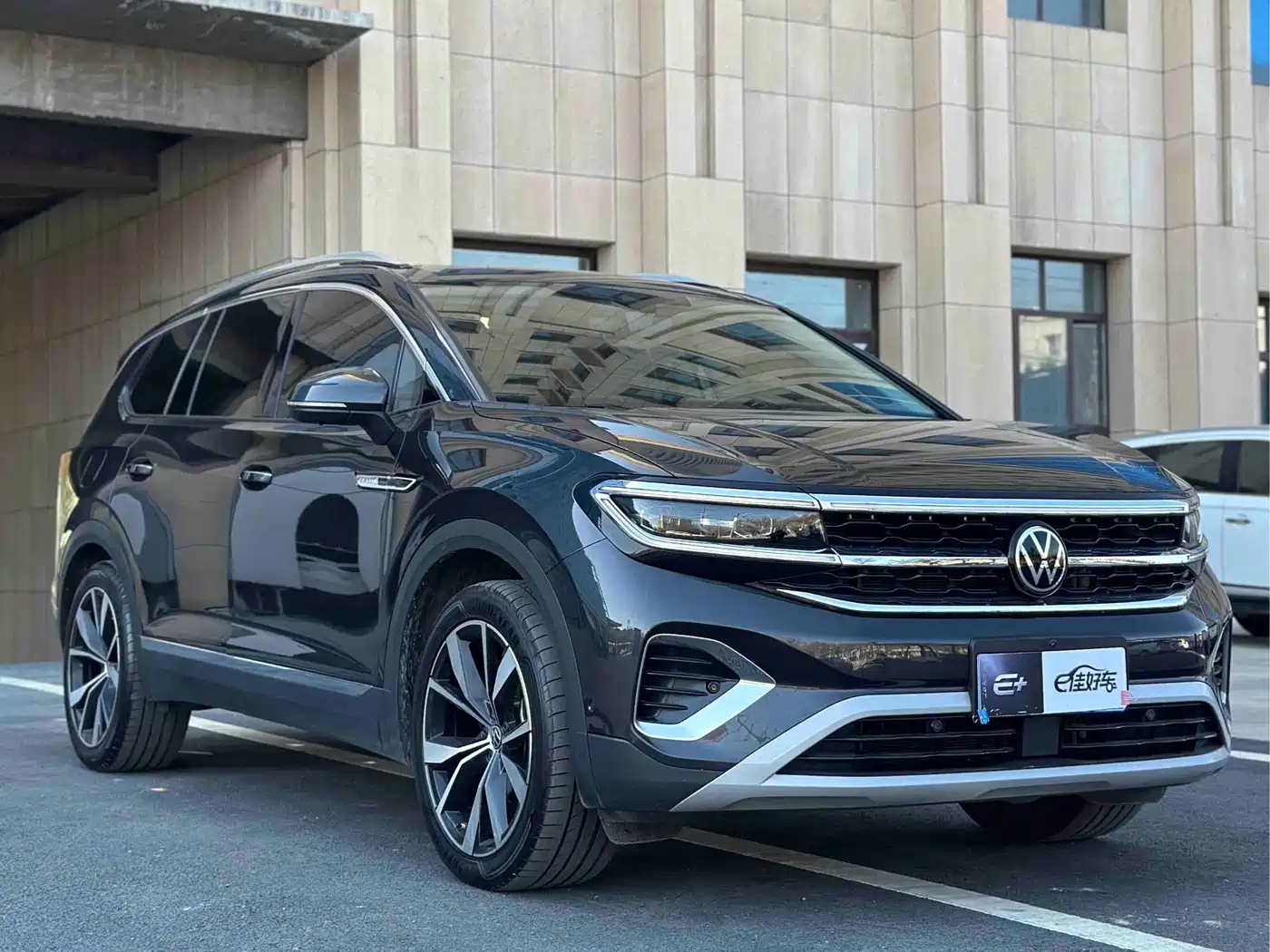 Volkswagen Talagon 2023 Facelift 530TSI 4WD Flagship Victory Pro Edition 6-Seater фото 3