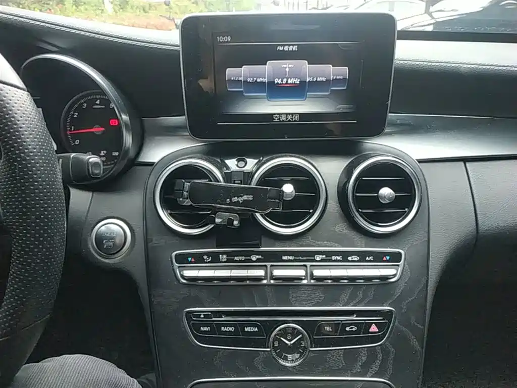 Mercedes-Benz C-Class 2017 C 180 L Sport фото 13