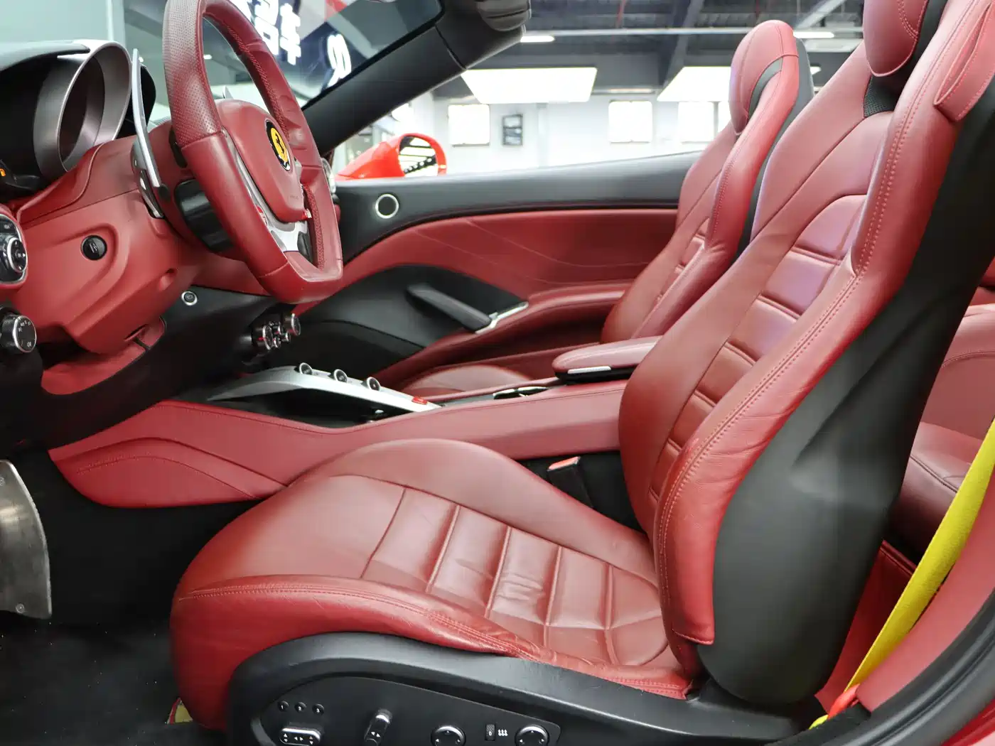 FERRARI CALIFORNIA T