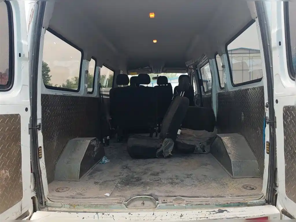 SAIC Maxus Xintu V80 2023 2.0T Manual Classic Aoyun Long Wheelbase Medium Roof 6/7/8/9 Seats фото 10