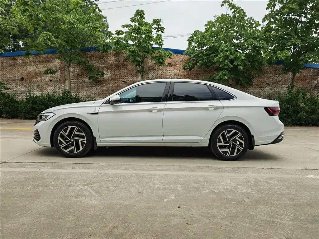 Volkswagen Sagitar 2025 Model Second Facelift 300TSI DSG Transcend Edition фото 6