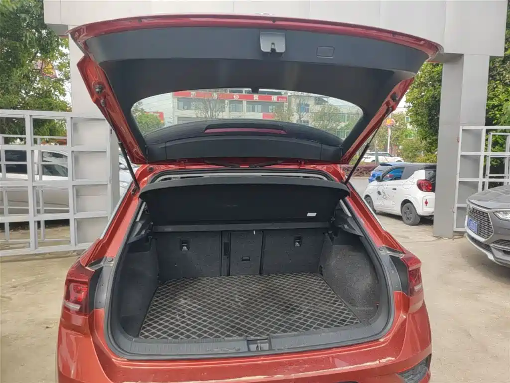 Volkswagen T-ROC 2018 280TSI DSG 2WD Comfort (China V) фото 19