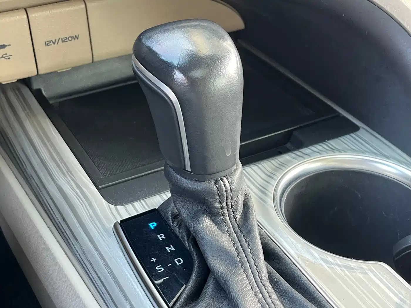 Toyota Camry 2019 Hybrid 2.5HG Luxury Edition China V фото 17