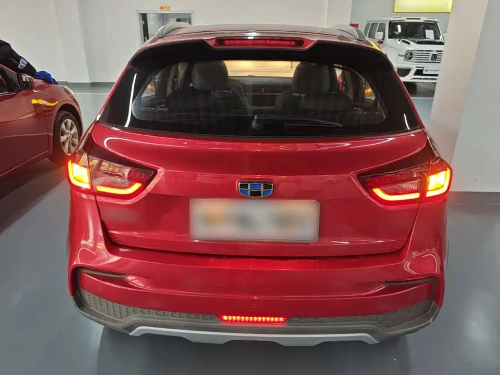 Фото 6 - Geely Vision X3