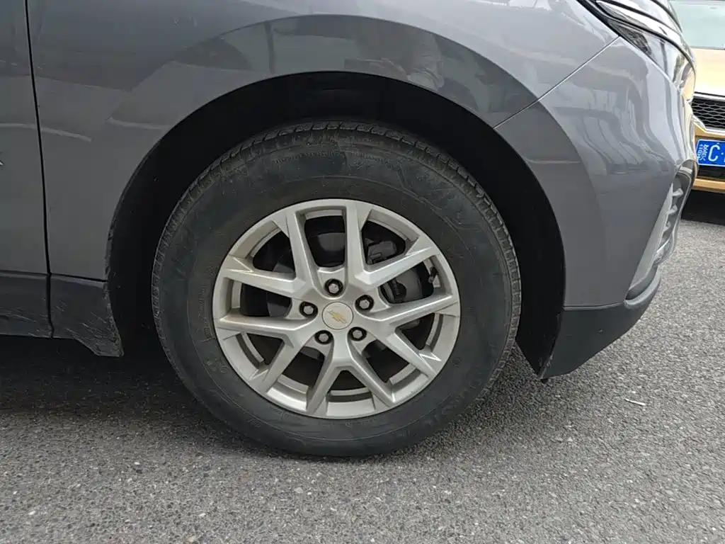 Фото 25 - Chevrolet Equinox