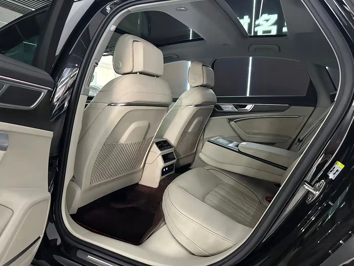Фото 5 - Audi A6L