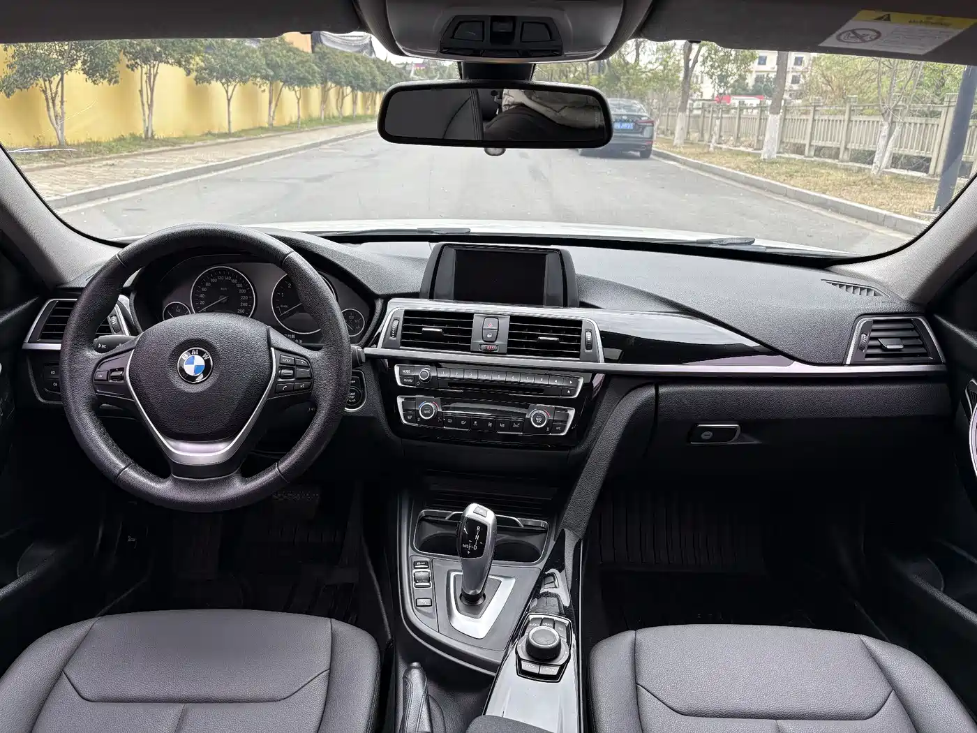 BMW 3 Series 2017 320Li Fashion фото 8